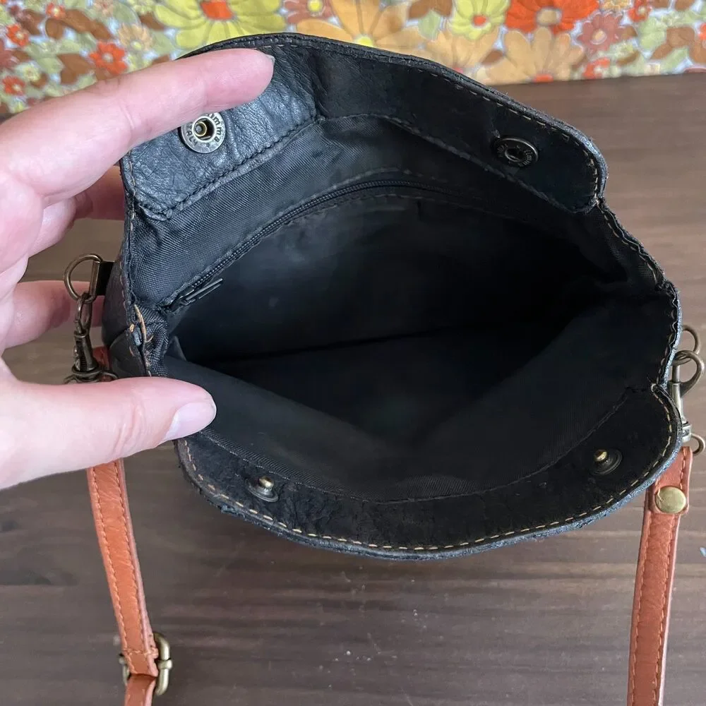 Vintage Black and Tan Soft Leather Bucket Crossbody Bag